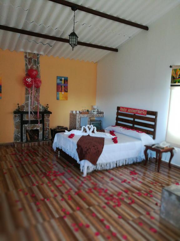 Hotel Campestre El Refugio De Balsora フィランディア エクステリア 写真