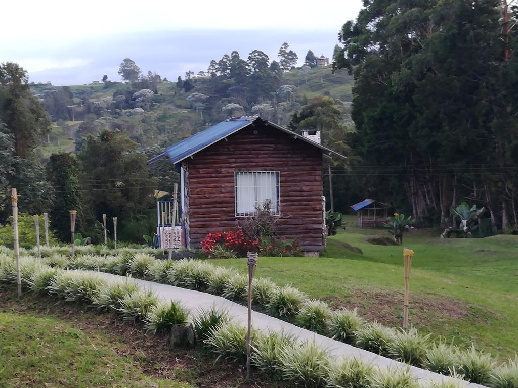 Hotel Campestre El Refugio De Balsora フィランディア エクステリア 写真