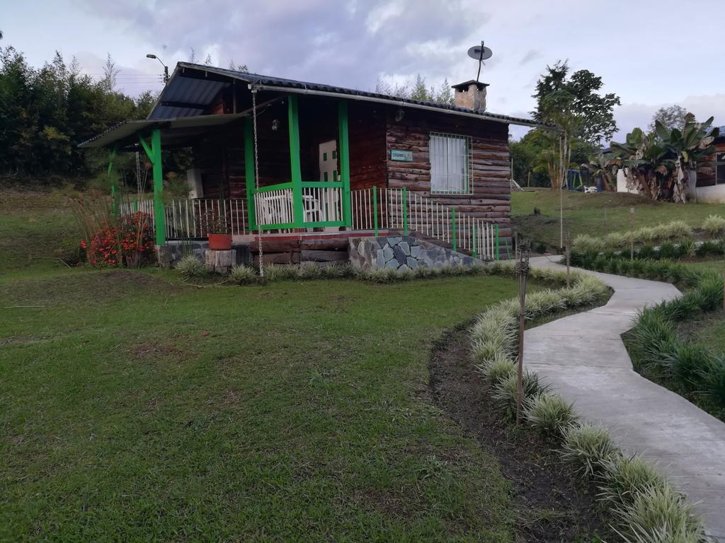 Hotel Campestre El Refugio De Balsora フィランディア エクステリア 写真