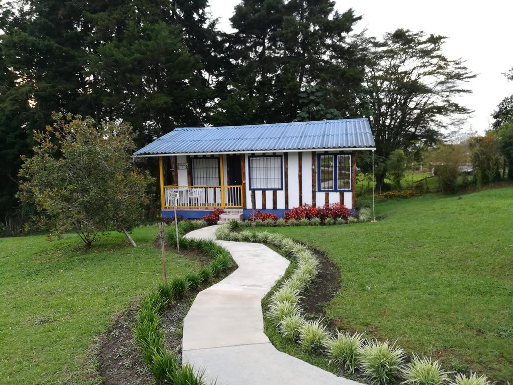 Hotel Campestre El Refugio De Balsora フィランディア エクステリア 写真